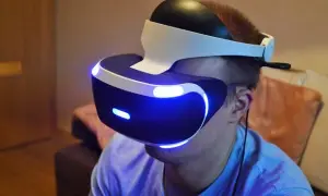 Jak oglądać filmy VR na PS5: Niezbędny sprzęt i aplikacje, które musisz znać