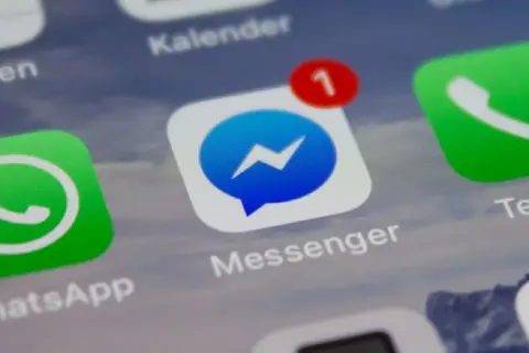 Ikona Messengera z powiadomieniem. Dowiedz się, jak ustawić oryginalny dźwięk Messengera, aby nie przegapić żadnej wiadomości.