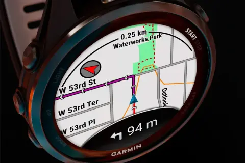 Zegarek Garmin z mapą i trasą. Dowiedz się, jak zaktualizować nawigację Garmin, by zawsze docierać do celu.