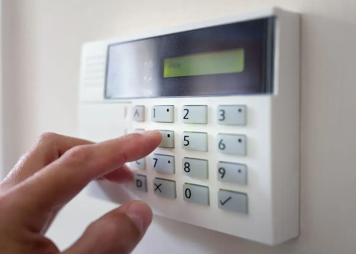 Jak zresetować alarm w domu i uniknąć fałszywych alarmów