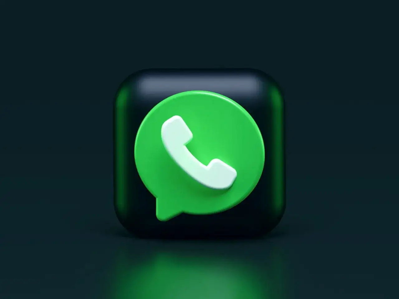 Ikona WhatsApp. Dowiedz się, jak założyć WhatsApp krok po kroku, aby zacząć rozmawiać ze znajomymi.