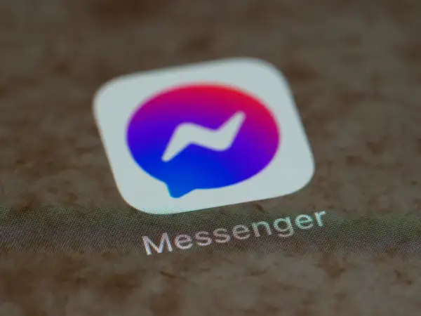 Ikona Messengera. Dowiedz się, jak usunąć konto na Messengerze bez Facebooka, gdy chcesz zacząć od nowa.