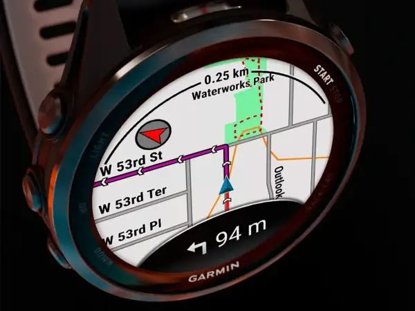Zegarek Garmin z mapą i trasą. Dowiedz się, jak zaktualizować nawigację Garmin, by zawsze docierać do celu.